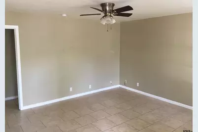 2011 Lee St, Tyler, TX 75702 - Photo 5