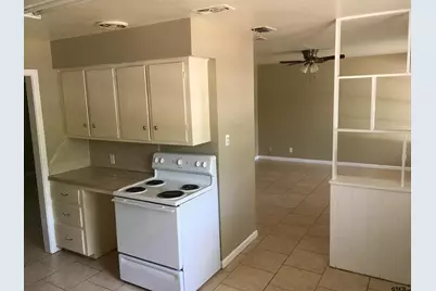 2011 Lee St, Tyler, TX 75702 - Photo 7