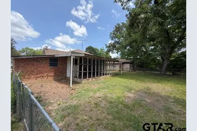 410 Pascal, Troup, TX 75789 - Photo 3