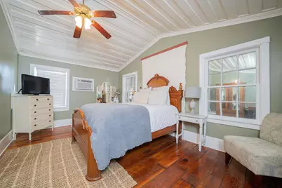 408 Houston St, Jefferson, TX 75657 - Photo 13