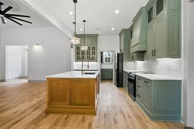 2110 Stanford, Jacksonville, TX 75766 - Photo 3