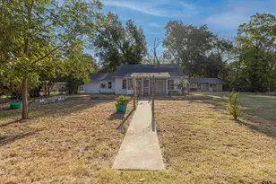209 S Oak St, Van, TX 75790 - Photo 1
