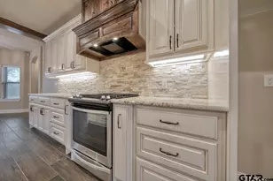 601 Corrigan Trails Blvd, Lindale, TX 75771 - Photo 9