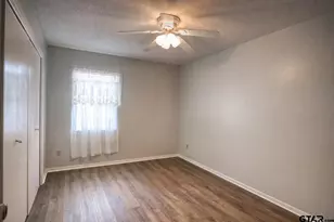 202 W Clover Ln, Palestine, TX 75803 - Photo 15
