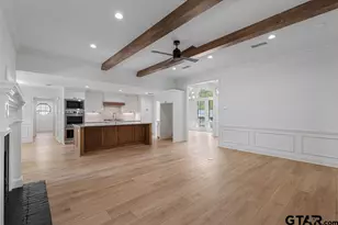 701 Kingswood Dr, Tyler, TX 75703 - Photo 9