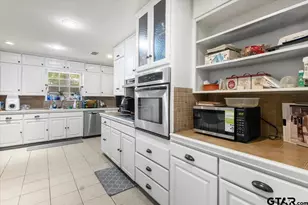 1827 Sybil Ln, Tyler, TX 75703 - Photo 9