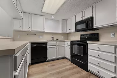 2404 Villa Ct, Tyler, TX 75703 - Photo 3
