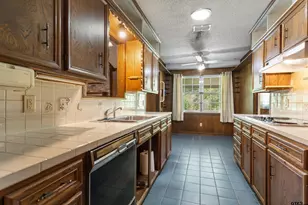 823 Bama Ln, Tyler, TX 75701 - Photo 9