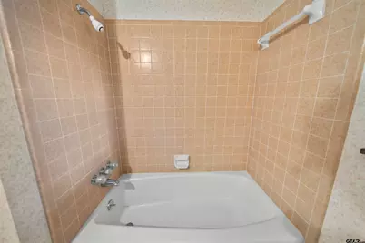 15236 Hillview Rd, Tyler, TX 75703 - Photo 19