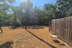 813 Sycamore St, Mineola, TX 75773 - Photo 5