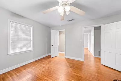 1318 Oakdale, Palestine, TX 75801 - Photo 15