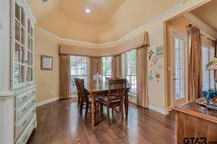 402 Moccasin Trail, Kilgore, TX 75662 - Photo 9