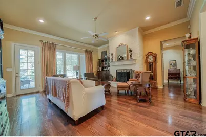 402 Moccasin Trail, Kilgore, TX 75662 - Photo 5
