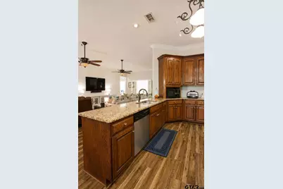 404 Lynn St, Whitehouse, TX 75791 - Photo 9