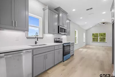812 Grant St., Jacksonville, TX 75766 - Photo 3
