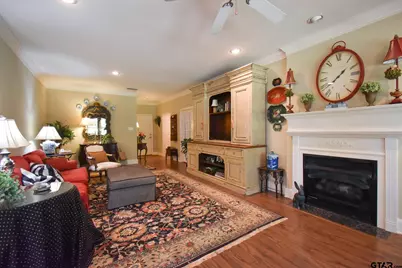 1923 Hollyglen, Tyler, TX 75703 - Photo 5