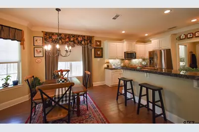 1923 Hollyglen, Tyler, TX 75703 - Photo 7