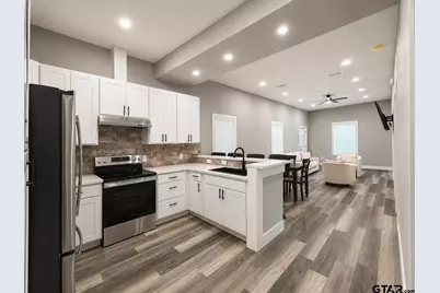 102 E Hillsboro, Tyler, TX 75702 - Photo 13