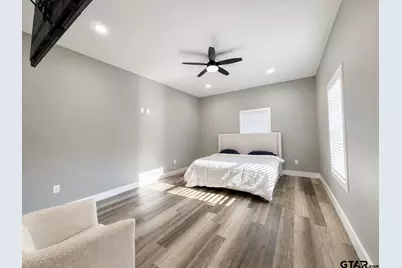 102 E Hillsboro, Tyler, TX 75702 - Photo 23