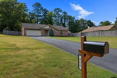 311 S Hillshore Dr, Longview, TX 75605 - Photo 5