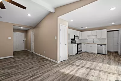 311 S Hillshore Dr, Longview, TX 75605 - Photo 9