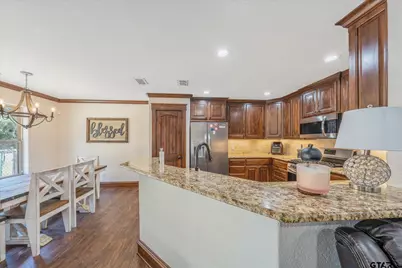 814 N Jarvis St, Troup, TX 75789 - Photo 7