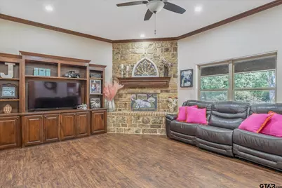 814 N Jarvis St, Troup, TX 75789 - Photo 5