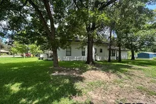 490 E Holley, Alba, TX 75410 - Photo 3