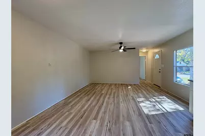 864 Elizabeth Dr, Bullard, TX 75757 - Photo 5