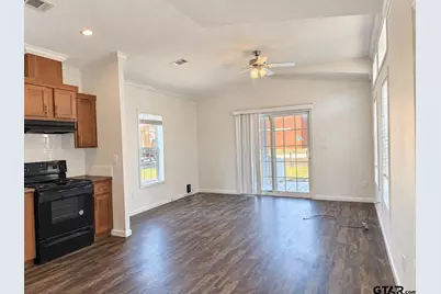 510 E Henderson St., Overton, TX 75684 - Photo 5
