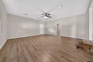 209 W South St, Lindale, TX 75771 - Photo 23