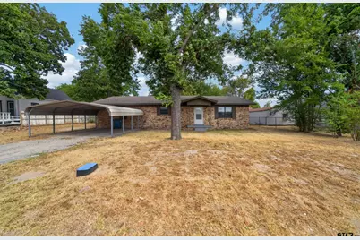 209 W South Street, Lindale, TX 75771 - Photo 1