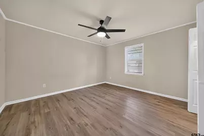 209 W South Street, Lindale, TX 75771 - Photo 19