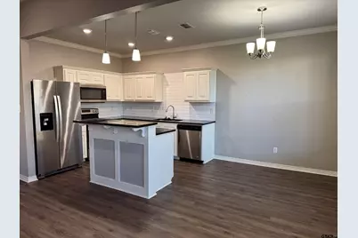 2910 Meadow Brook, Tyler, TX 75701 - Photo 9