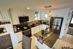 851 Lakeview, Jefferson, TX 75657 - Photo 25