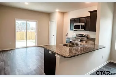 989 Martin St, Chandler, TX 75758 - Photo 9