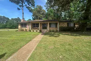 902 Pine Cove, Jacksonville, TX 75766 - Photo 1