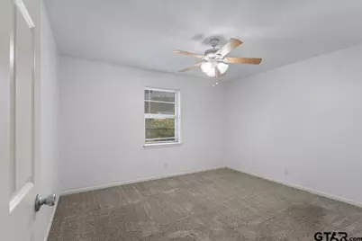 202 Sherwood Dr, Longview, TX 75605 - Photo 5