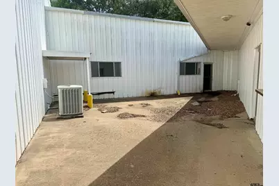 2005 Tile Factory Rd, Palestine, TX 75801 - Photo 13
