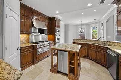 2322 Kingsmill Cir, Tyler, TX 75703 - Photo 9