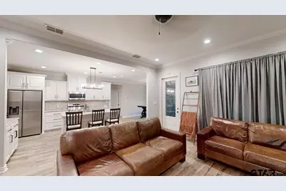 102 Oak Trail Crk, Kilgore, TX 75662 - Photo 3