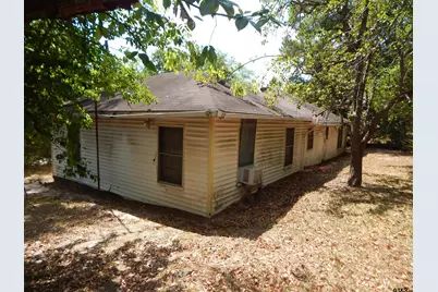 715 Clark St, Gilmer, TX 75644 - Photo 3