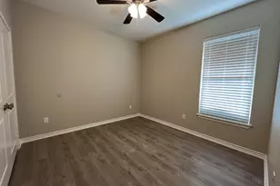 4300 Huntingtower Dr, Tyler, TX 75707 - Photo 9