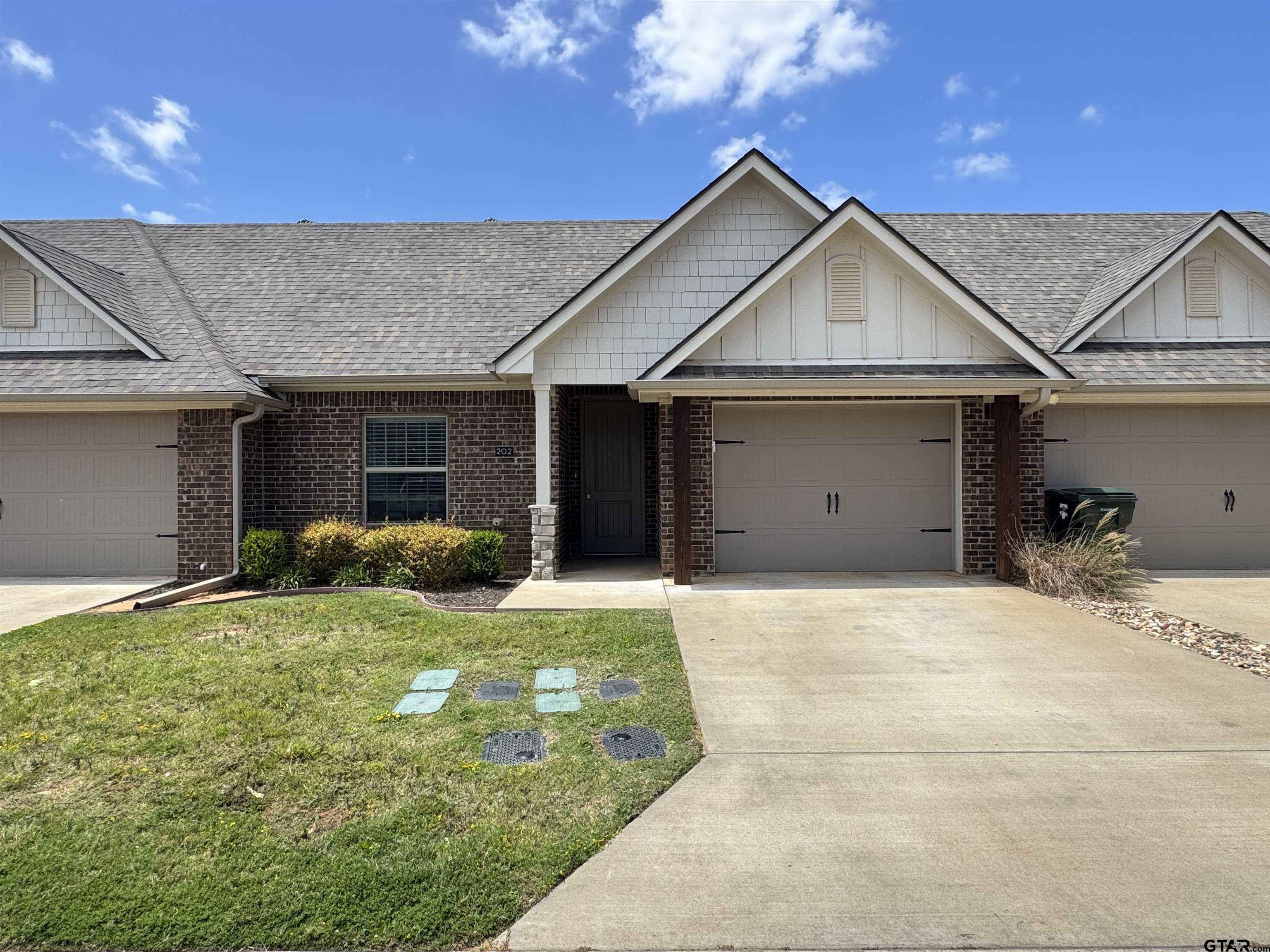 4300 Huntingtower Dr #202, Tyler, TX 75707 - MLS 26012707
