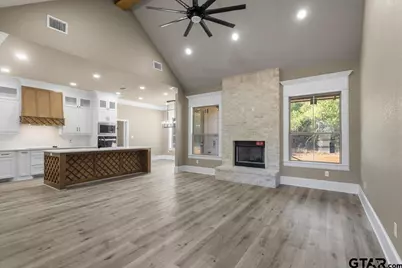 19454 Cedarpark Pl, Lindale, TX 75771 - Photo 11