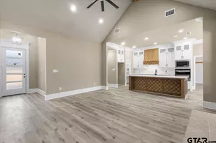 19454 Cedarpark Pl, Lindale, TX 75771 - Photo 7