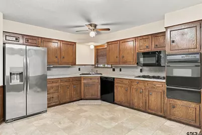 2701 Fairfax Dr, Tyler, TX 75701 - Photo 9