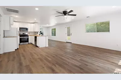 500 W Vance, Tyler, TX 75702 - Photo 11