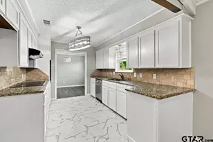 3724 Linda Kaye Dr, Longview, TX 75604 - Photo 11