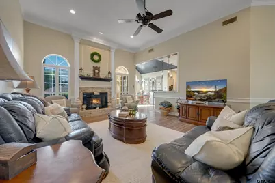1318 Spring Branch Dr, Tyler, TX 75703 - Photo 9